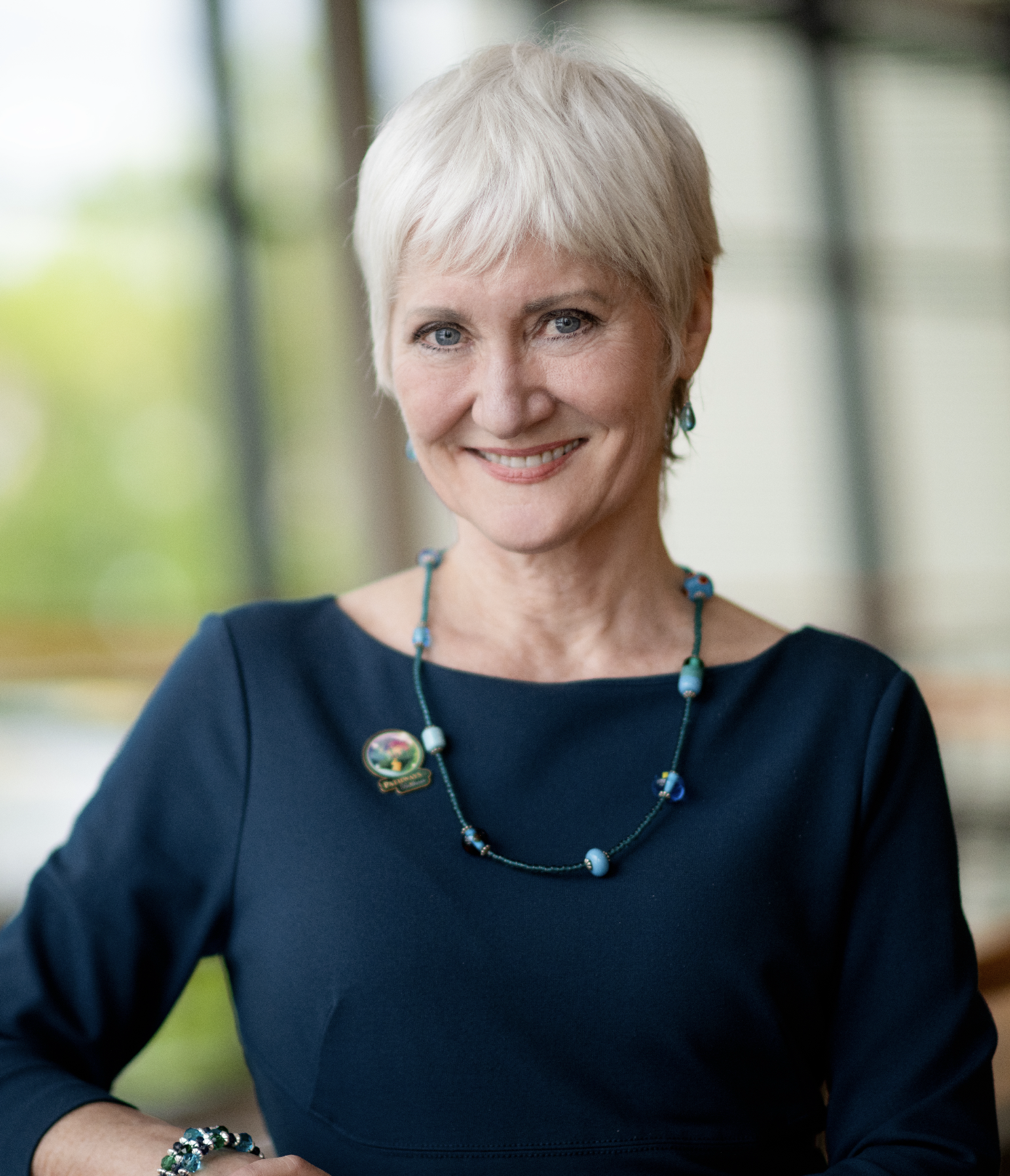 Rebecca P. Murray Cat 6 Headshot