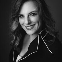 Amanda Thomas headshot