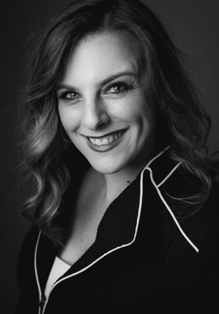 Amanda Thomas headshot