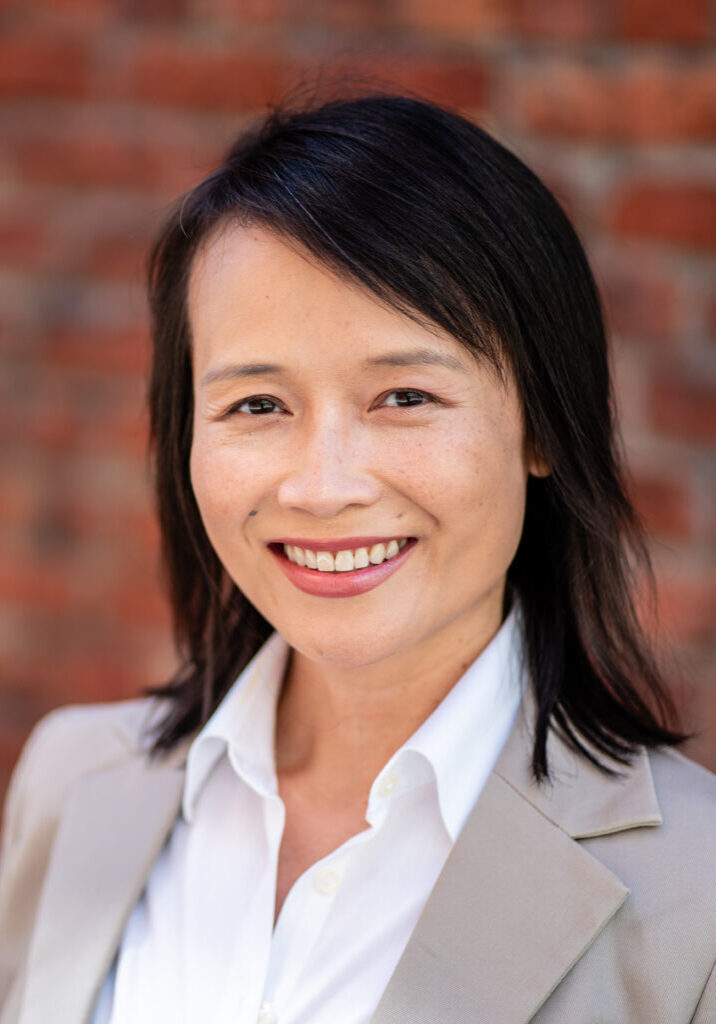 Julie Pham 2024 headshot square (1)