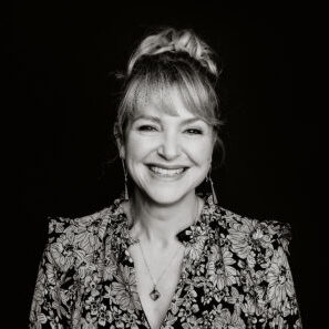 Laura-Beauparlant-headshot-1