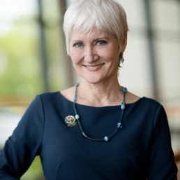 Rebecca P. Murray Cat 6 Headshot